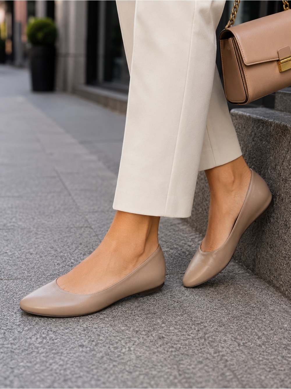 Naturalizer Women's Taupe Leather Ballet Flats